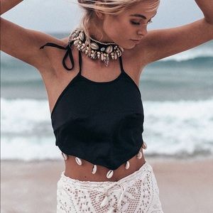 Saboskirt black crop top